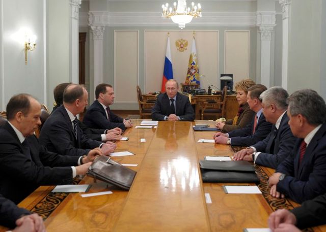 vladimir poutine ignore une mise en garde de barack obama sur l'ukraine