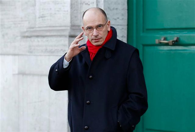 le président italien giorgio napolitano accepte la démission d'enrico letta