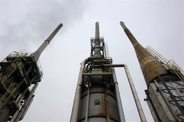 quatre offres de reprise pour la raffinerie petroplus de petit-couronne