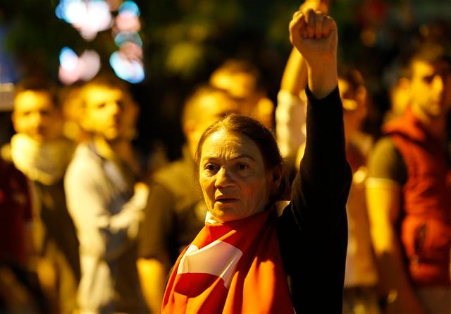 la mobilisation se poursuit en turquie
