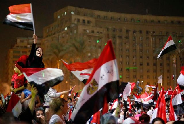 la place tahrir en liesse après la destitution de mohamed morsi par l'armée