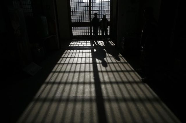 près de la moitié de la population mondiale craint des tortures en cas d'incarcération, selon amnesty