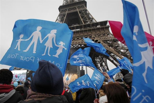 polémique sur les dégâts en marge de "la manif pour tous"