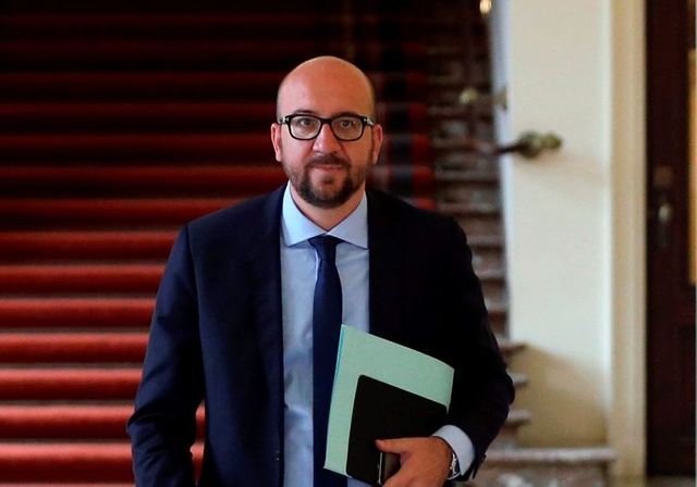 le roi des belges se tourne vers charles michel pour former un gouvernement