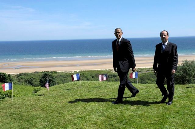 françois hollande et barack obama donnent le coup d'envoi des cérémonies du "d-day"