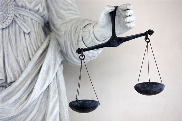 la cour de cassation se dit incompétente sur un éventuel dépaysement du dossier bettencourt