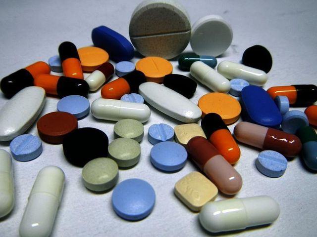 près de dix millions de médicaments contrefaits saisis par interpol à travers le monde