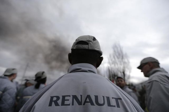 arnaud montebourg invite implicitement les syndicats de renault à signer un accord