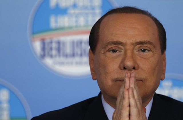 silvio berlusconi replonge l'italie dans la crise politique