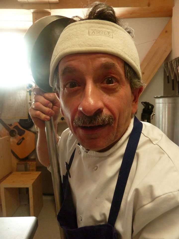 Florent Guillarme le cuisinier en action ! chaud devant !!! avec la louche !