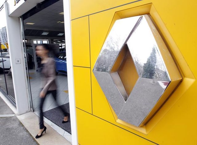 la direction de renault et les syndicats jouent les prolongations