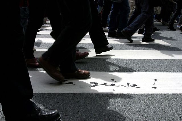 les syndicats misent sur la rue pour faire fléchir valls