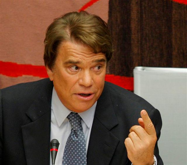 le gouvernement veut annuler l'arbitrage tapie