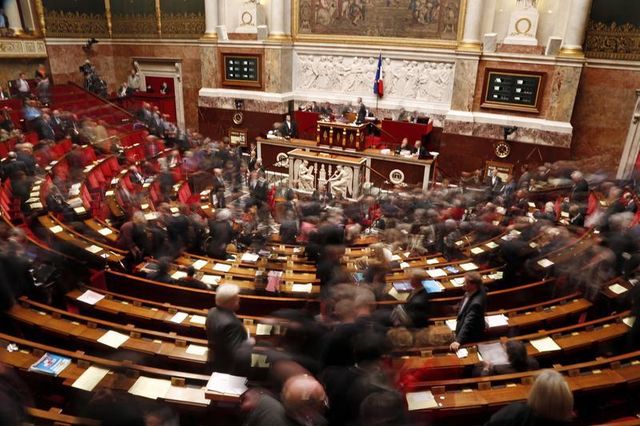les députés socialistes rappelés à l'ordre sur le budget