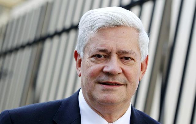 un porte-parole du ps porte plainte contre bruno gollnisch