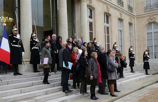 françois hollande veut une "règle de conduite" pour les ministres candidats en 2014