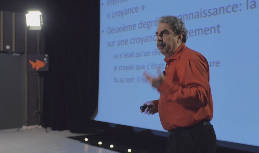 Francis Wolff lors de sa conférence "Qu'est-ce qu'un être humain ?"