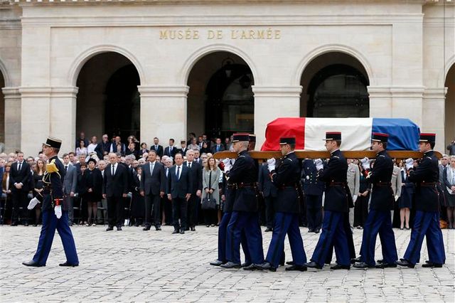 hollande se pose en héritier du "réformiste" mauroy