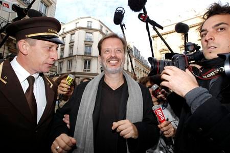rpt-"l'art français de la guerre", premier roman d'alexis jenni, reçoit le prix goncourt