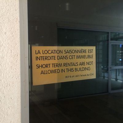 L'entrée d'un immeuble du Marais à paris