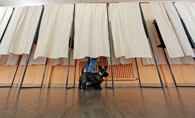 la gauche recule aux municipales, essor de l'ump et du fn