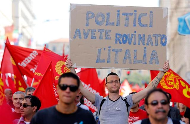 manifestation contre l'austérité dans les rues de rome