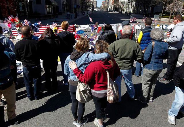 la police cherche les mobiles du double attentat de boston