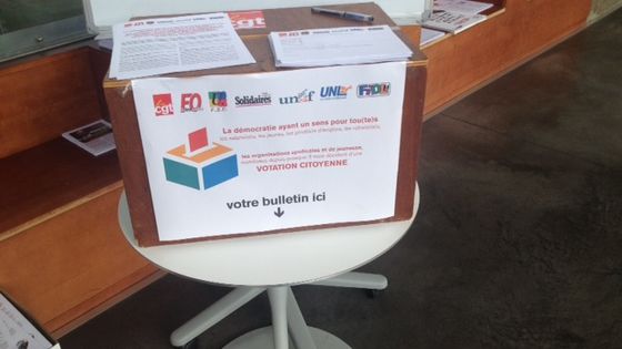 Urne pour la votation citoyenne des syndicats sur la Loi Travail ©Radio France - Hajera Mohammad