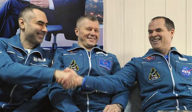 trois cosmonautes de l'iss de retour sur terre
