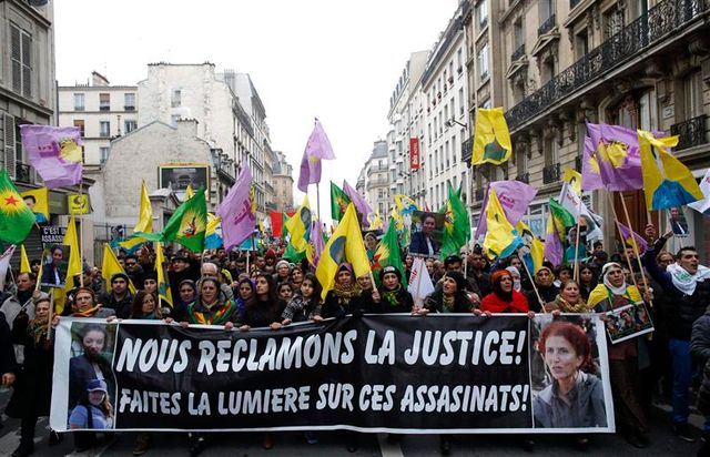 manifestation de kurdes à paris un an après le triple meurtre