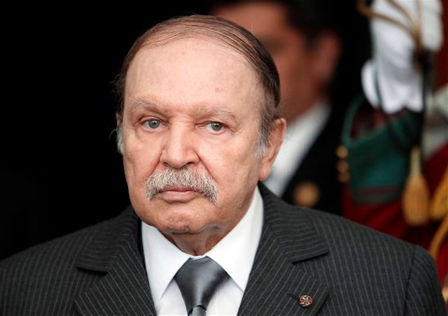 le président algérien abdelaziz bouteflika, victime d’un avc, hospitalisé à paris