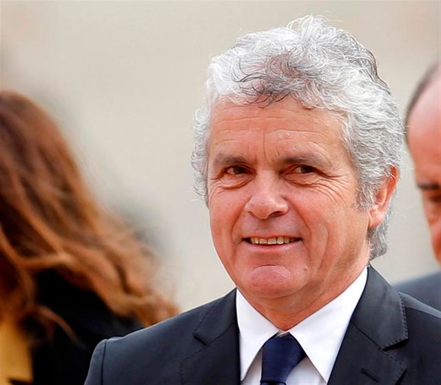claude sérillon chargé de l'image du chef de l'état