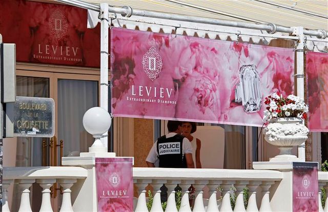 vol de bijoux au carlton de cannes