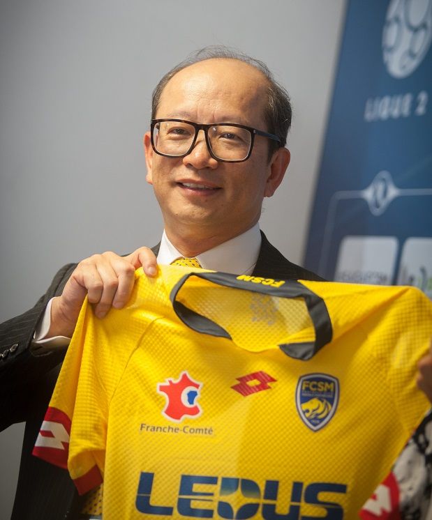 Wing Sang Li, président du groupe Tech Pro Technology, lors de la cession du FCSM à l'entreprise chinoise Ledus