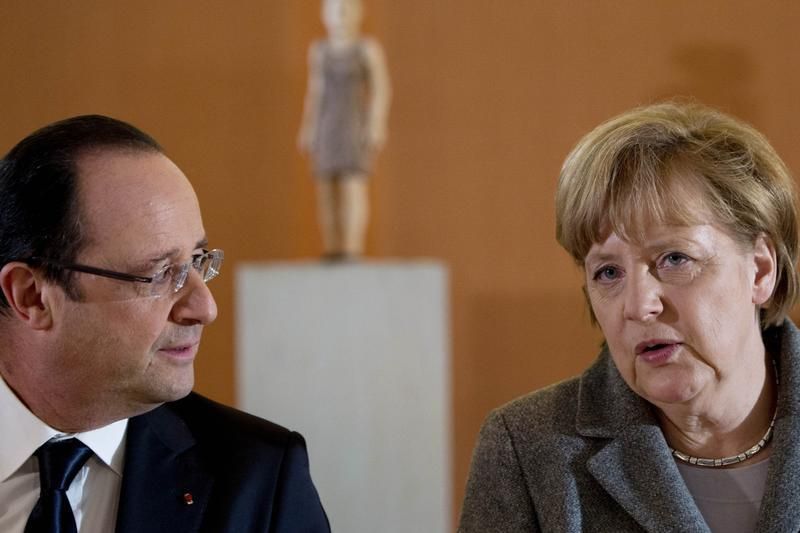 hollande et merkel vont tenter d'afficher l'unité du couple franco-allemand