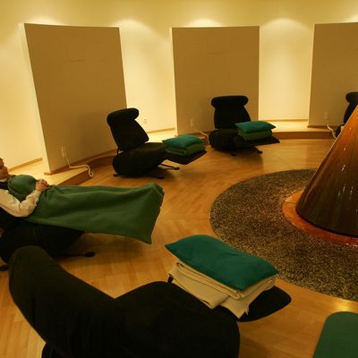 une salle de méditation dans un hôtel en Allemagne