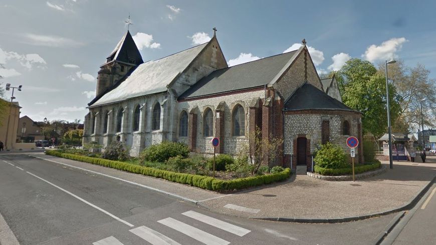 Vue arrière de l'Église Saint-Étienne, à Saint-Étienne-du-Rouvray