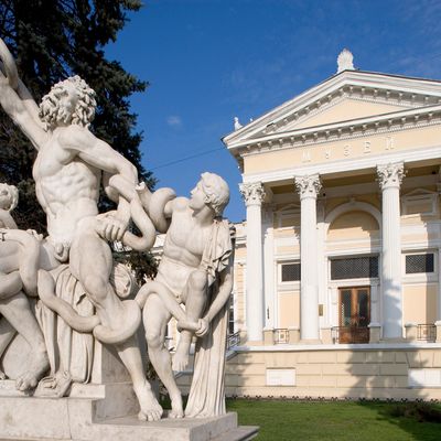 Musée archéologique d'Odessa et statue de Laocoon
