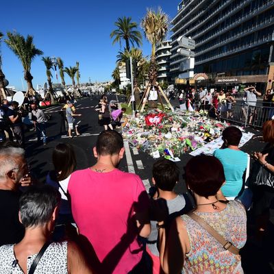 recueillement le 16 juillet sur la Promenade des Anglais