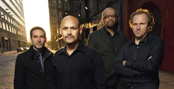 DR Miguel Zenón (saxophone alto), Luis Perdomo (piano), Hans Glawischnig (contrebasse), Henry Cole (batterie)