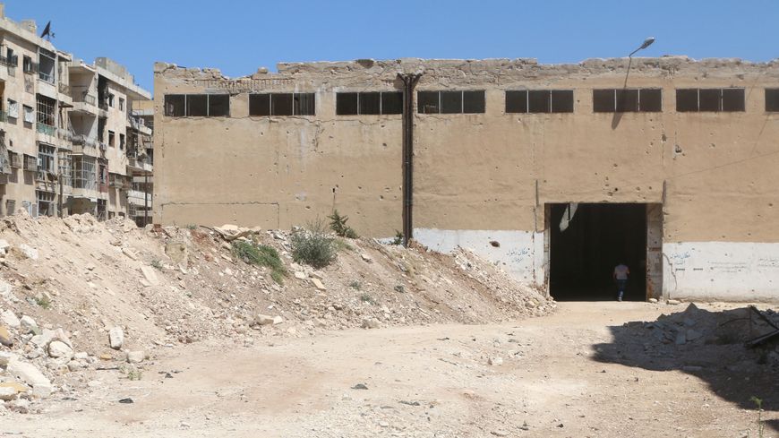 Point d'accès à un corridor humanitaire ouvert à la population et aux rebelles qui souhaitent se rendre