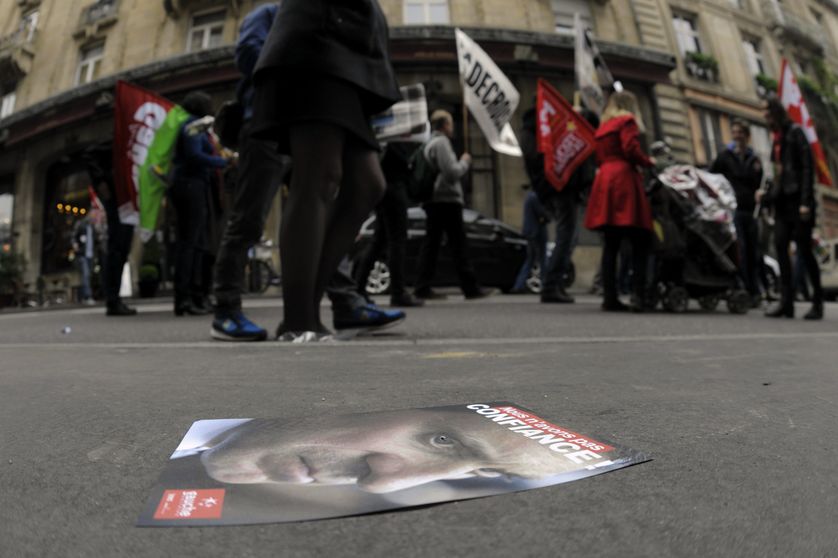 Manifestation 1er mai 2014, Nancy, Tract du parti de Gauche Unitaire, avec la photo de M. Valls et la mention "Nous n'avons pas confiance"