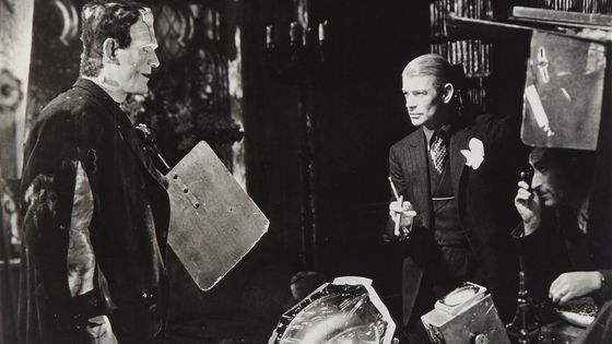 Boris Karloff, James Whale et John J. Mescall sur le plateau de "La Fiancée de Frankenstein" (1935) - Universal Studios