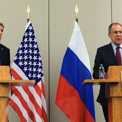 U.S. Secretary of State John Kerry (L) and Russian Foreign Minister Sergei Lavrov attend a news conference after a meeting on Syria in Geneva, Switzerland, August 26, 2016. REUTERS/Pierre Albouy