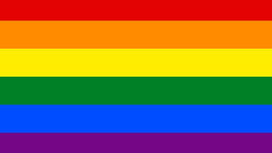 Le drapeau arc-en-ciel, symbole des personnes LGBT (Lesbienne, gay, bi, transgenre) - Par Guanaco and subsequent editors — SVG source / Wikimedia Creative Commons