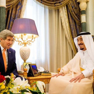 John Kerry et le roi saoudien Salman à Riyad, en mai 2015.