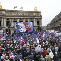 Rassemblement annuel des militants du Front National à Paris le 1er mai en l'honneur de Jeanne D'Arc
