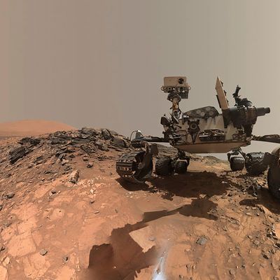 L'astromobile Curiosity sur le site choisi pour forer un rocher martien