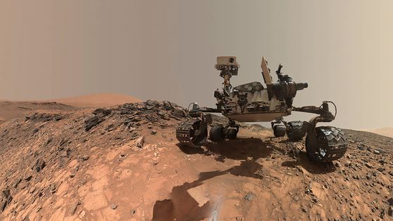 L'astromobile Curiosity sur le site choisi pour forer un rocher martien ©Reuters - NASA