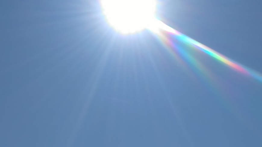 Un soleil de plomb, comme ici à Amiens, dans un ciel sans nuage, digne de la Provence